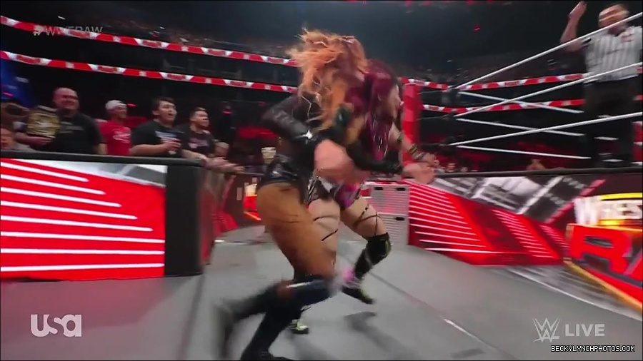 WWE_WrestleMania_Raw_2023_03_27_720p_HDTV_x264-NWCHD_mp4_001212599.jpg