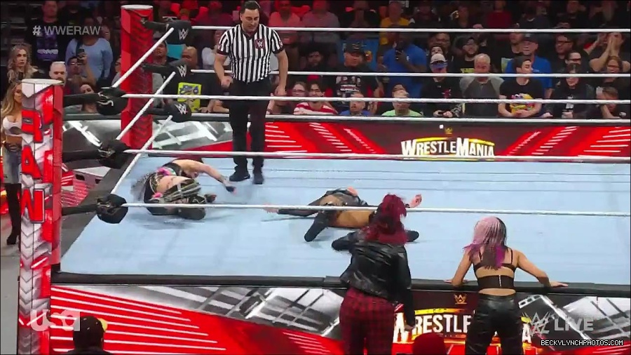WWE_WrestleMania_Raw_2023_03_27_720p_HDTV_x264-NWCHD_mp4_001215001.jpg
