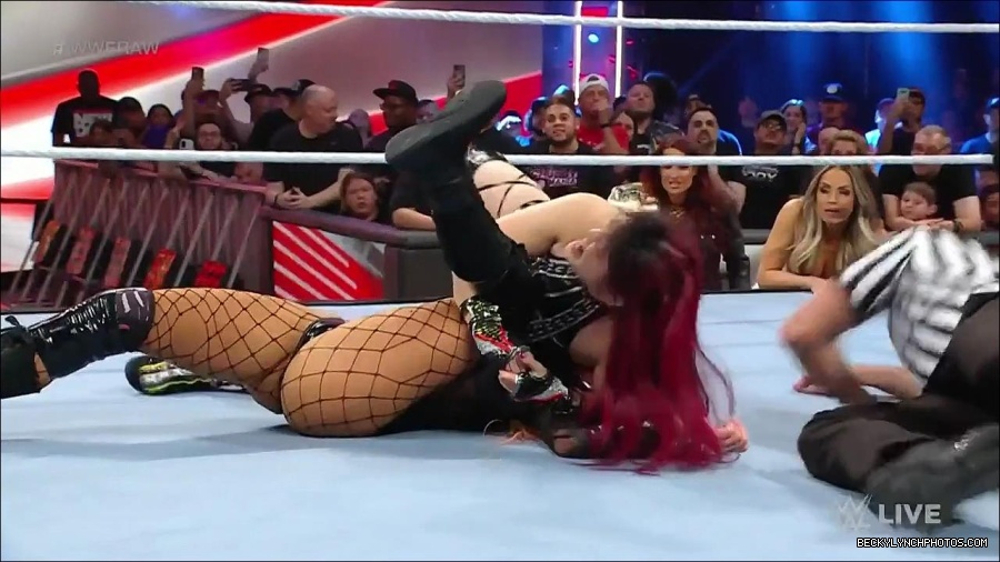 WWE_WrestleMania_Raw_2023_03_27_720p_HDTV_x264-NWCHD_mp4_001217804.jpg