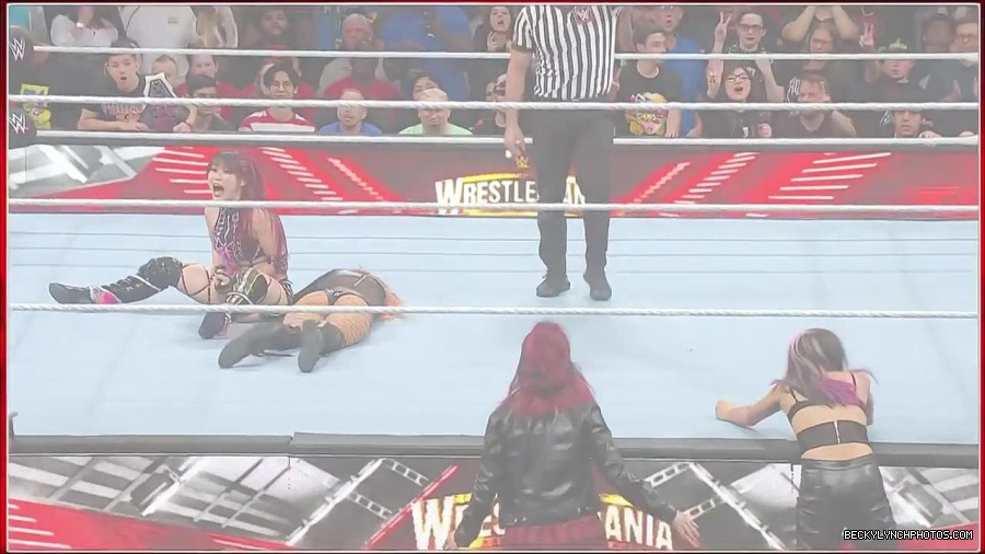 WWE_WrestleMania_Raw_2023_03_27_720p_HDTV_x264-NWCHD_mp4_001220273.jpg
