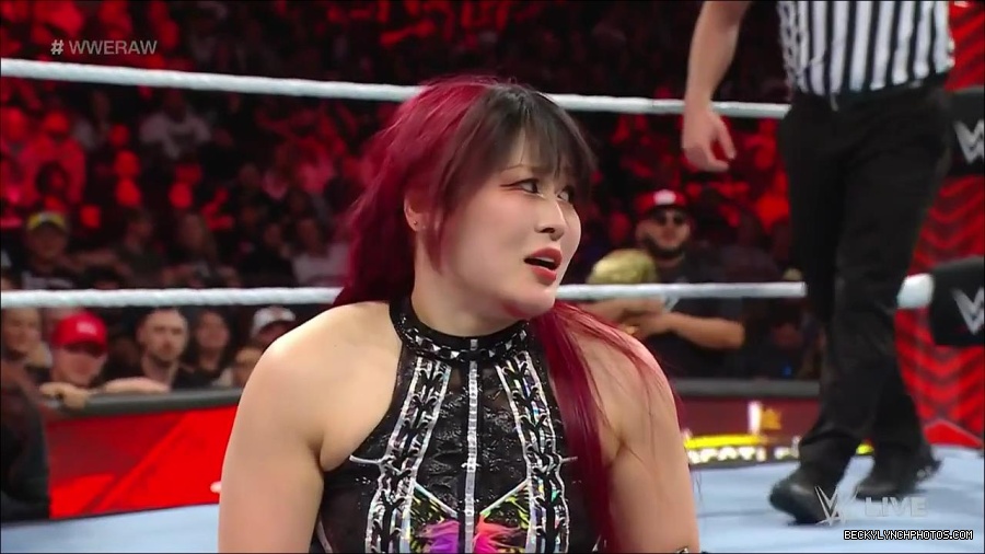 WWE_WrestleMania_Raw_2023_03_27_720p_HDTV_x264-NWCHD_mp4_001229416.jpg