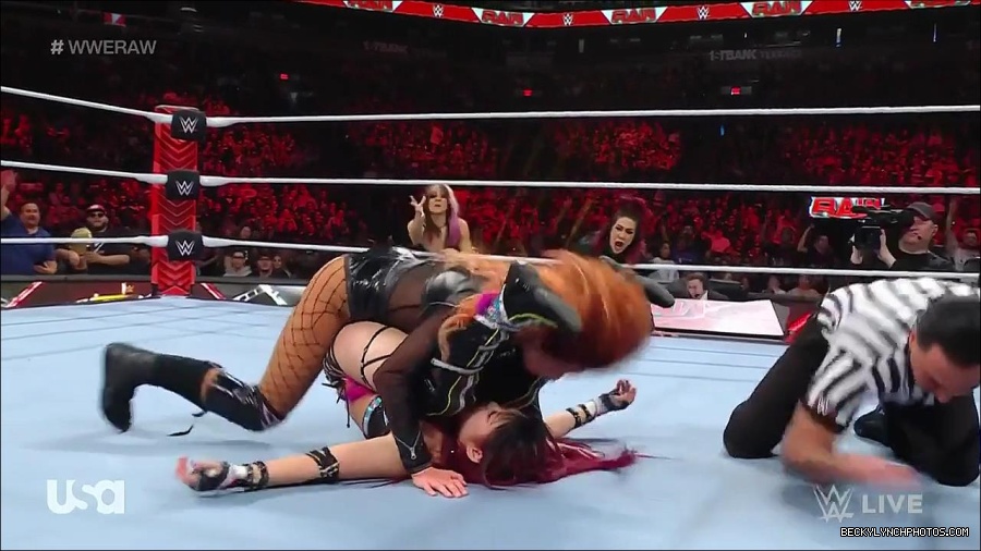 WWE_WrestleMania_Raw_2023_03_27_720p_HDTV_x264-NWCHD_mp4_001263450.jpg
