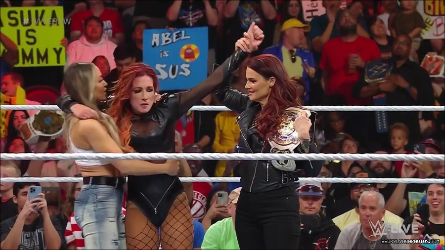 WWE_WrestleMania_Raw_2023_03_27_720p_HDTV_x264-NWCHD_mp4_001283069.jpg