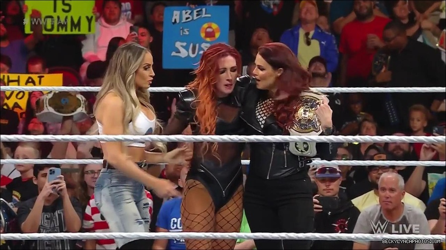 WWE_WrestleMania_Raw_2023_03_27_720p_HDTV_x264-NWCHD_mp4_001284271.jpg