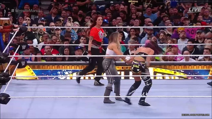 WWE_WrestleMania_39_Saturday_720p_WEB_h264-HEEL_mp4_006093920.jpg