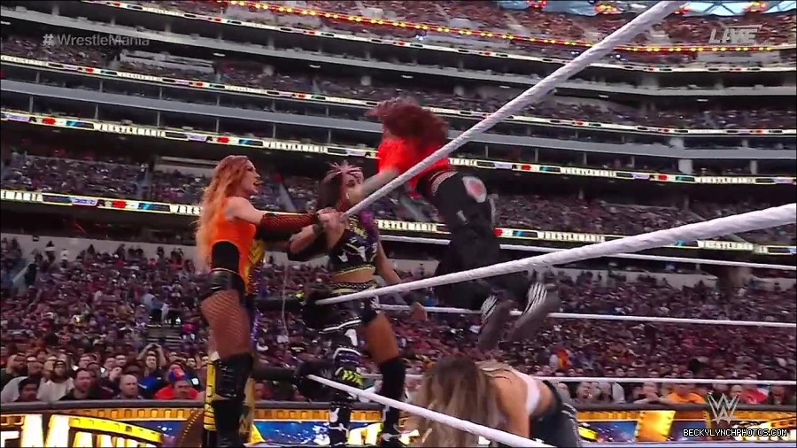 WWE_WrestleMania_39_Saturday_720p_WEB_h264-HEEL_mp4_006101120.jpg