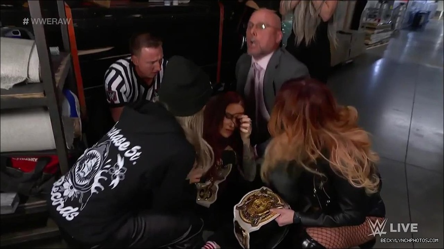 WWE_Monday_Night_Raw_2023_04_10_720p_HDTV_x264-NWCHD_mp4_001432418.jpg