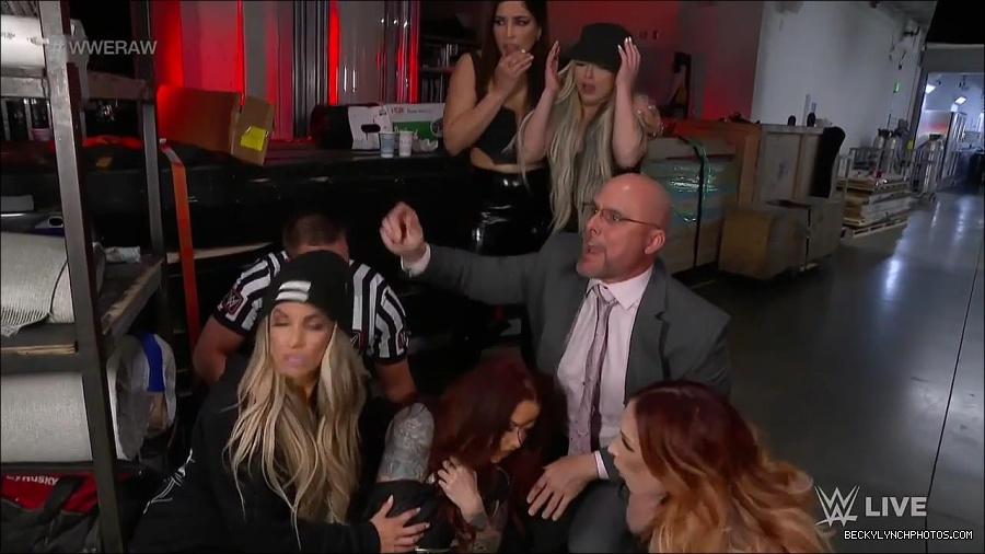 WWE_Monday_Night_Raw_2023_04_10_720p_HDTV_x264-NWCHD_mp4_001434020.jpg