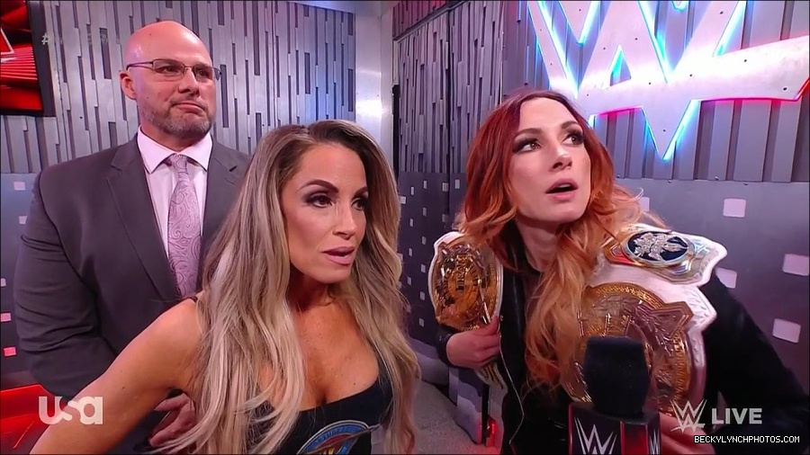 WWE_Monday_Night_Raw_2023_04_10_720p_HDTV_x264-NWCHD_mp4_001805457.jpg