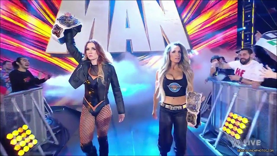 WWE_Monday_Night_Raw_2023_04_10_720p_HDTV_x264-NWCHD_mp4_001855274.jpg