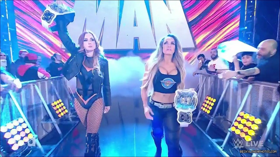WWE_Monday_Night_Raw_2023_04_10_720p_HDTV_x264-NWCHD_mp4_001856075.jpg