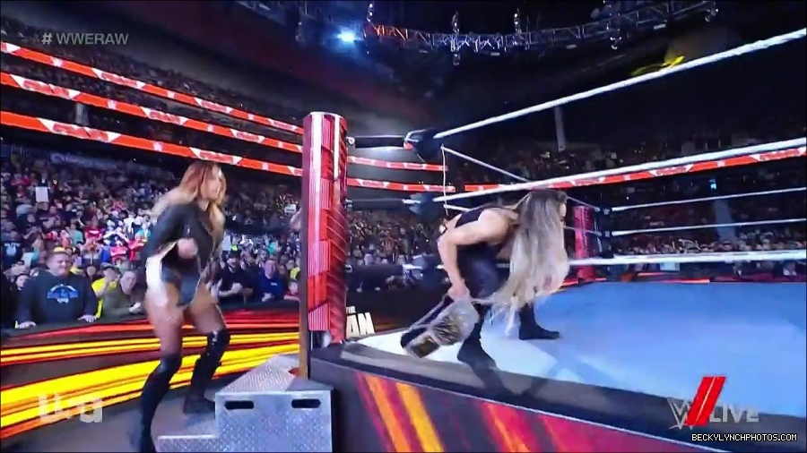 WWE_Monday_Night_Raw_2023_04_10_720p_HDTV_x264-NWCHD_mp4_001869688.jpg