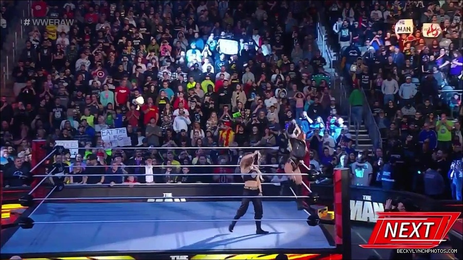 WWE_Monday_Night_Raw_2023_04_10_720p_HDTV_x264-NWCHD_mp4_001888507.jpg