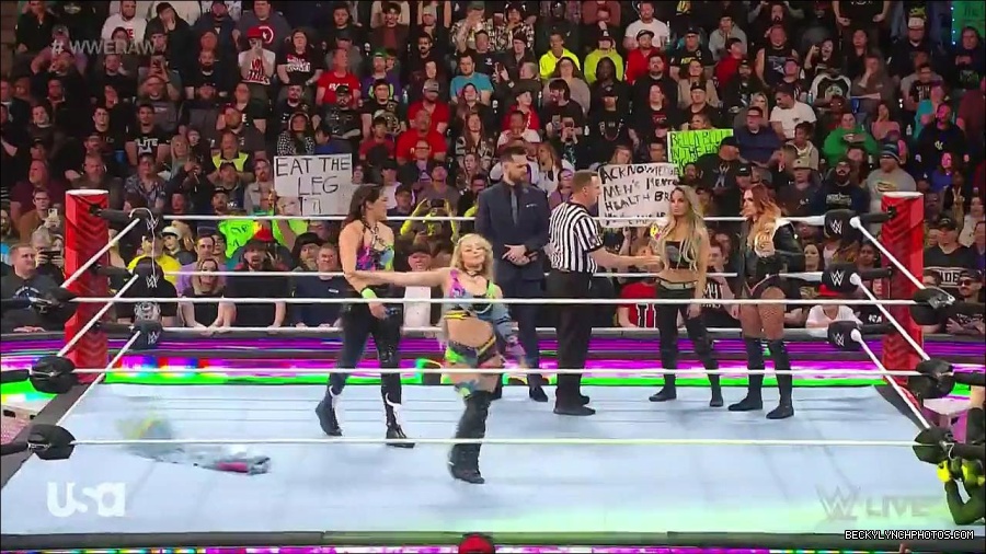 WWE_Monday_Night_Raw_2023_04_10_720p_HDTV_x264-NWCHD_mp4_002022808.jpg