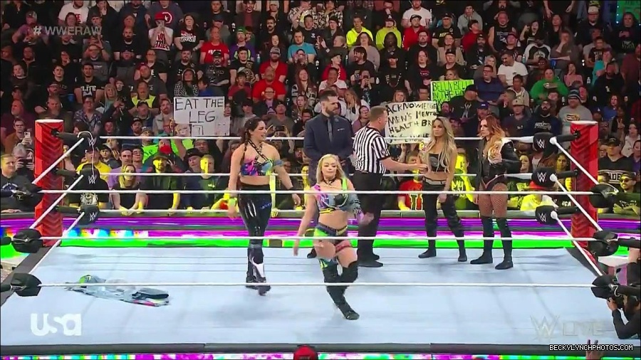 WWE_Monday_Night_Raw_2023_04_10_720p_HDTV_x264-NWCHD_mp4_002023208.jpg