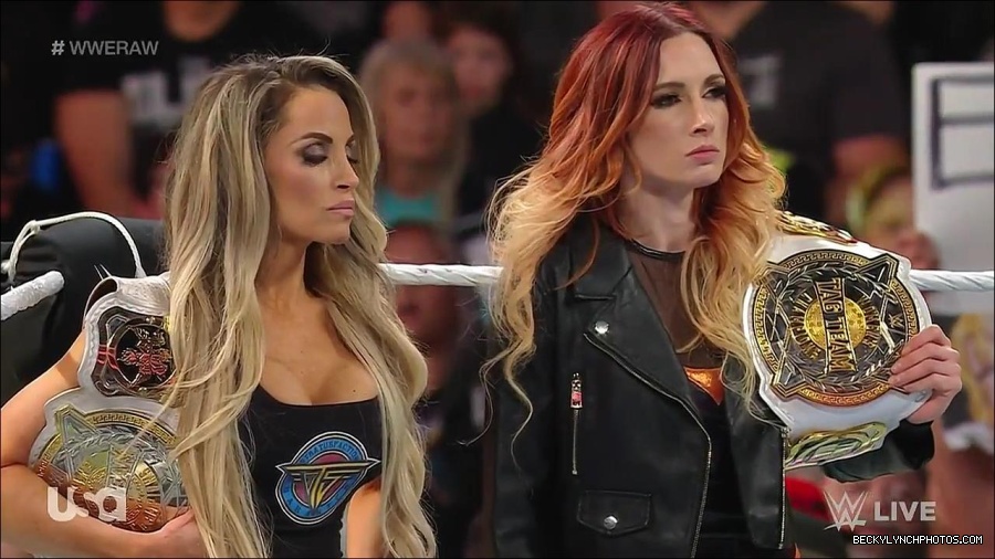 WWE_Monday_Night_Raw_2023_04_10_720p_HDTV_x264-NWCHD_mp4_002040426.jpg