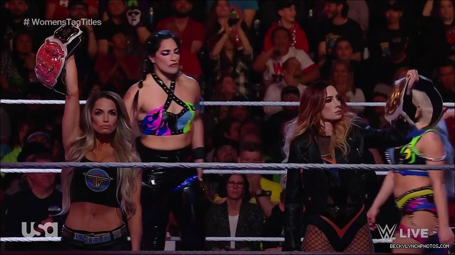 WWE_Monday_Night_Raw_2023_04_10_720p_HDTV_x264-NWCHD_mp4_002102087.jpg