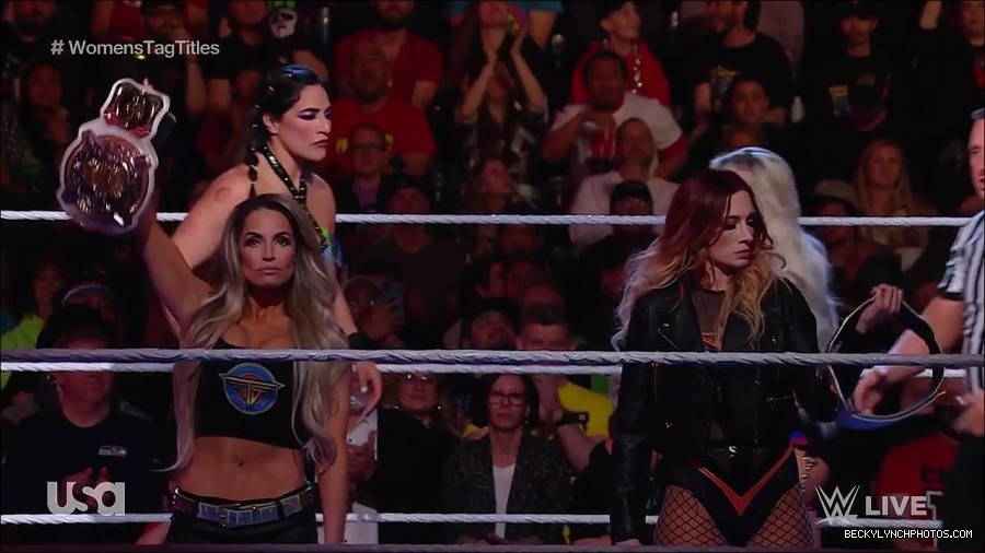 WWE_Monday_Night_Raw_2023_04_10_720p_HDTV_x264-NWCHD_mp4_002102488.jpg