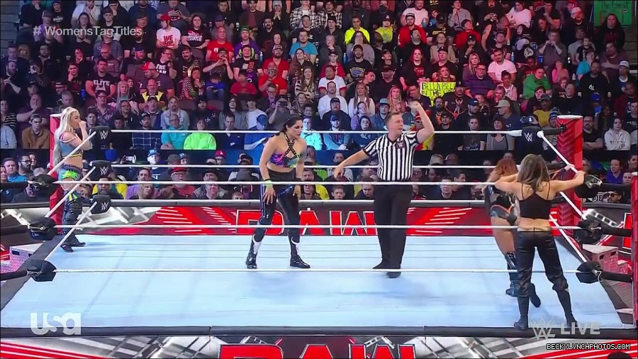 WWE_Monday_Night_Raw_2023_04_10_720p_HDTV_x264-NWCHD_mp4_002120105.jpg