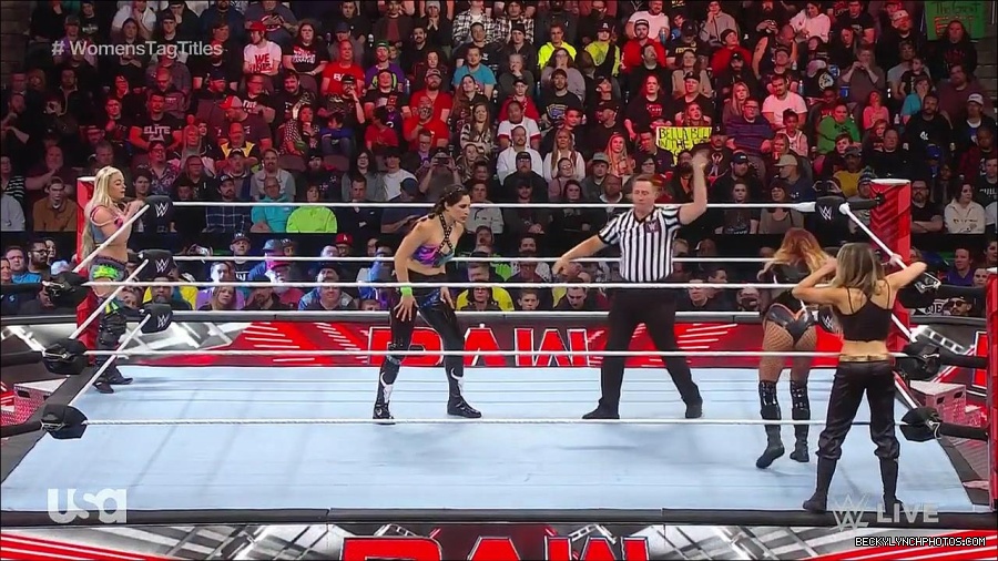 WWE_Monday_Night_Raw_2023_04_10_720p_HDTV_x264-NWCHD_mp4_002120506.jpg