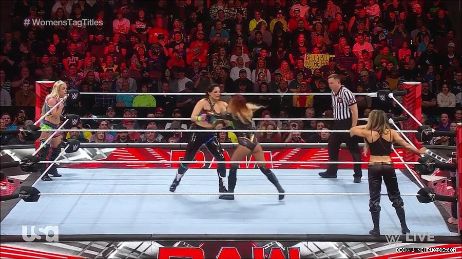 WWE_Monday_Night_Raw_2023_04_10_720p_HDTV_x264-NWCHD_mp4_002122508.jpg