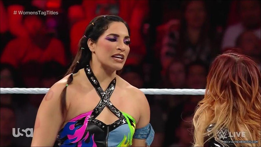 WWE_Monday_Night_Raw_2023_04_10_720p_HDTV_x264-NWCHD_mp4_002124109.jpg