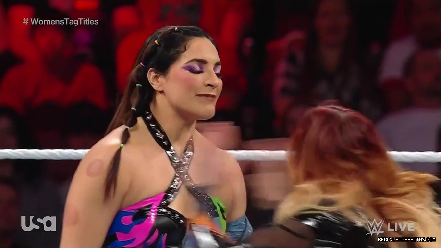 WWE_Monday_Night_Raw_2023_04_10_720p_HDTV_x264-NWCHD_mp4_002124510.jpg