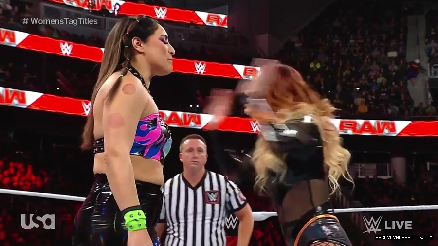 WWE_Monday_Night_Raw_2023_04_10_720p_HDTV_x264-NWCHD_mp4_002126512.jpg