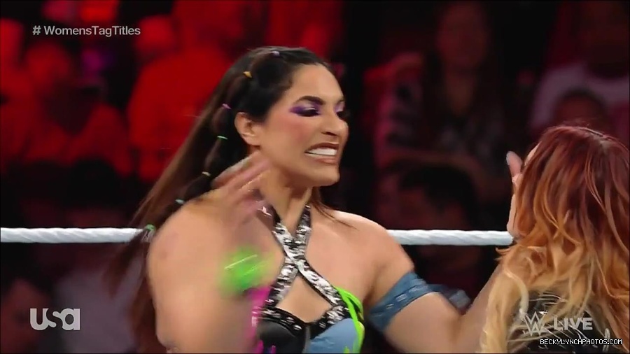 WWE_Monday_Night_Raw_2023_04_10_720p_HDTV_x264-NWCHD_mp4_002127713.jpg