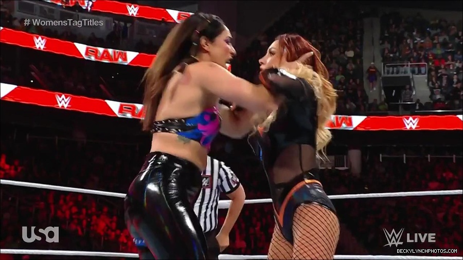 WWE_Monday_Night_Raw_2023_04_10_720p_HDTV_x264-NWCHD_mp4_002128914.jpg