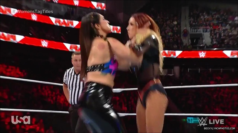 WWE_Monday_Night_Raw_2023_04_10_720p_HDTV_x264-NWCHD_mp4_002129314.jpg