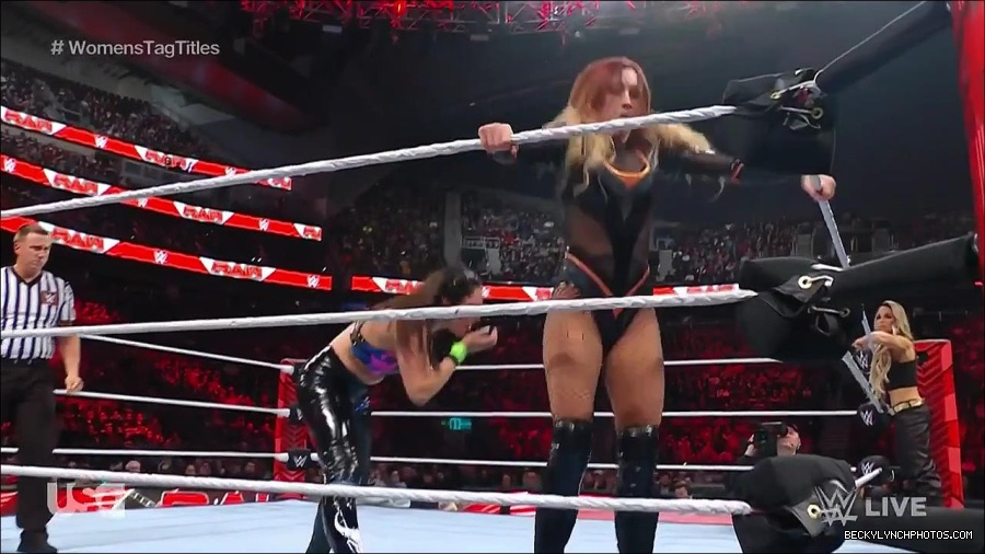 WWE_Monday_Night_Raw_2023_04_10_720p_HDTV_x264-NWCHD_mp4_002149735.jpg
