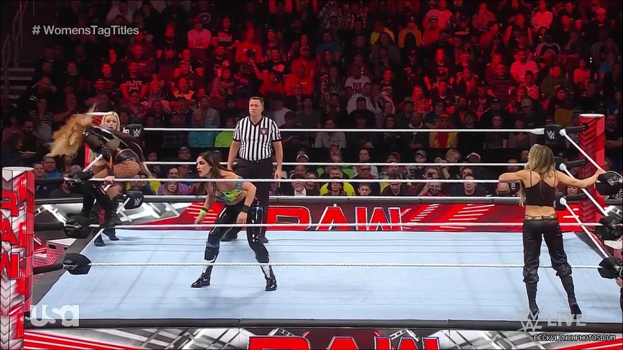 WWE_Monday_Night_Raw_2023_04_10_720p_HDTV_x264-NWCHD_mp4_002151336.jpg