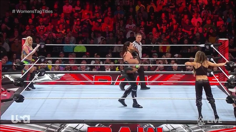 WWE_Monday_Night_Raw_2023_04_10_720p_HDTV_x264-NWCHD_mp4_002154540.jpg