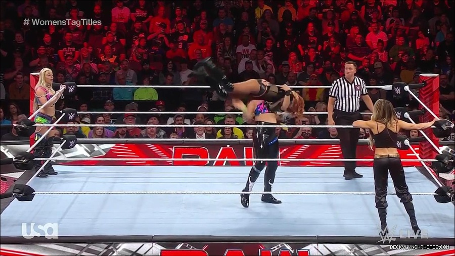 WWE_Monday_Night_Raw_2023_04_10_720p_HDTV_x264-NWCHD_mp4_002156141.jpg