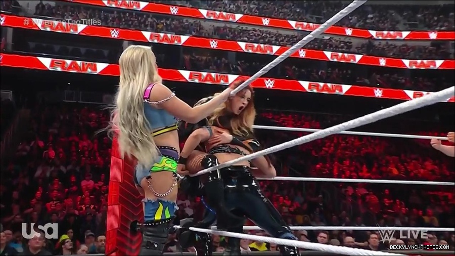 WWE_Monday_Night_Raw_2023_04_10_720p_HDTV_x264-NWCHD_mp4_002161346.jpg