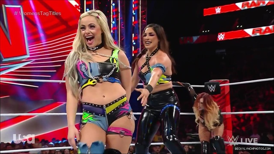 WWE_Monday_Night_Raw_2023_04_10_720p_HDTV_x264-NWCHD_mp4_002167352.jpg