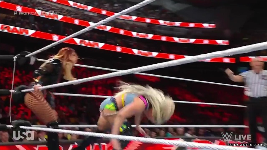 WWE_Monday_Night_Raw_2023_04_10_720p_HDTV_x264-NWCHD_mp4_002170956.jpg