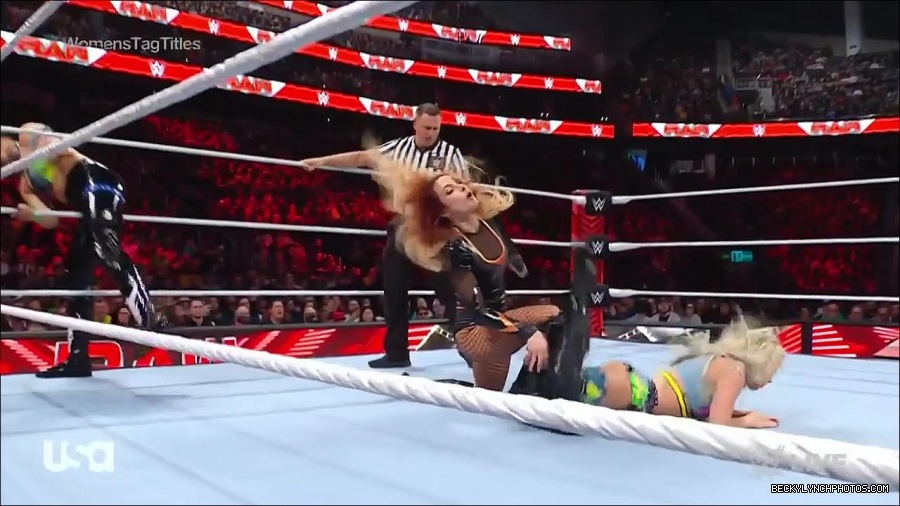 WWE_Monday_Night_Raw_2023_04_10_720p_HDTV_x264-NWCHD_mp4_002177362.jpg