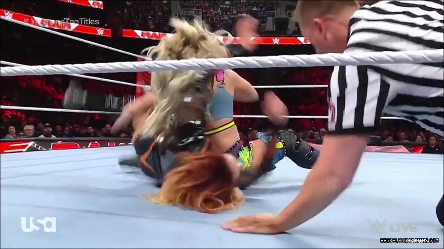 WWE_Monday_Night_Raw_2023_04_10_720p_HDTV_x264-NWCHD_mp4_002182167.jpg