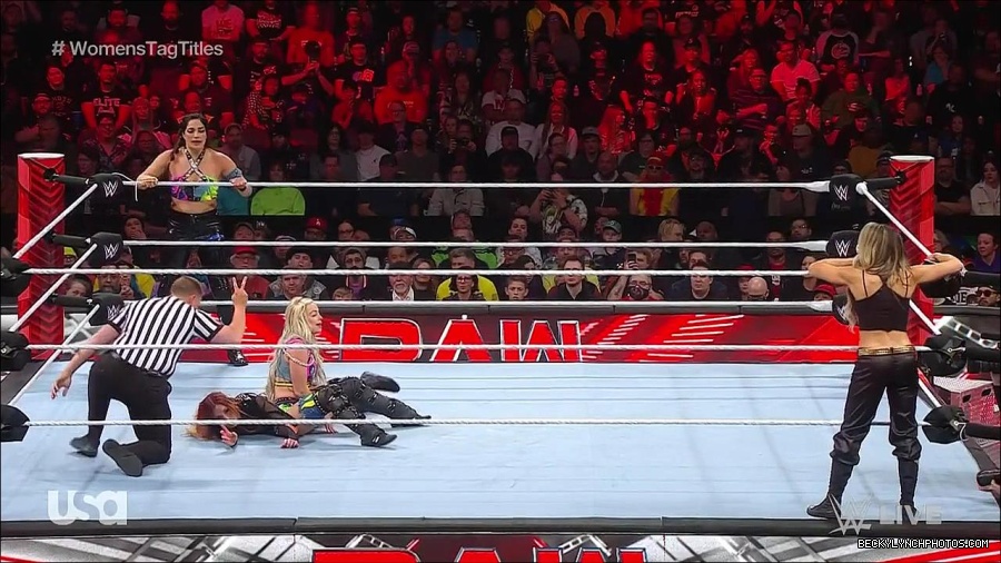 WWE_Monday_Night_Raw_2023_04_10_720p_HDTV_x264-NWCHD_mp4_002183368.jpg