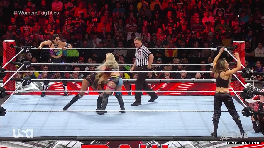 WWE_Monday_Night_Raw_2023_04_10_720p_HDTV_x264-NWCHD_mp4_002190576.jpg