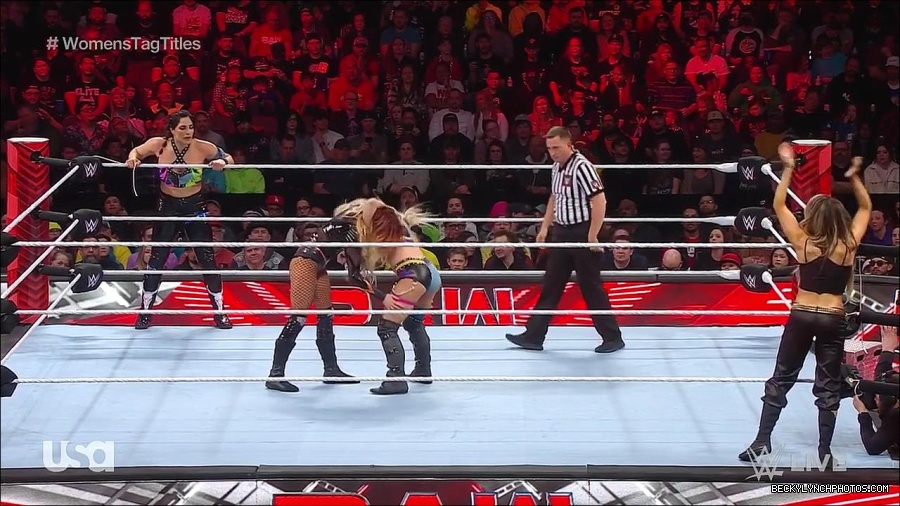 WWE_Monday_Night_Raw_2023_04_10_720p_HDTV_x264-NWCHD_mp4_002191376.jpg