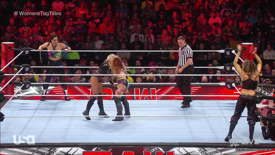 WWE_Monday_Night_Raw_2023_04_10_720p_HDTV_x264-NWCHD_mp4_002191777.jpg