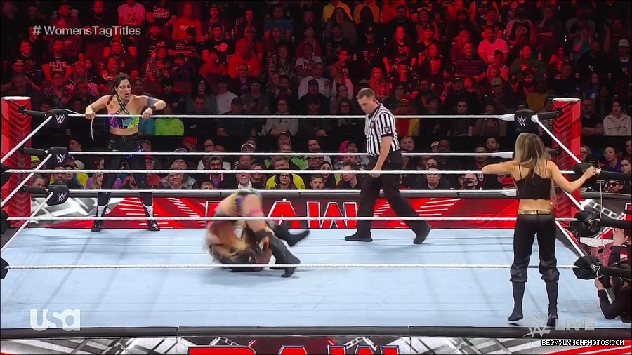 WWE_Monday_Night_Raw_2023_04_10_720p_HDTV_x264-NWCHD_mp4_002193378.jpg