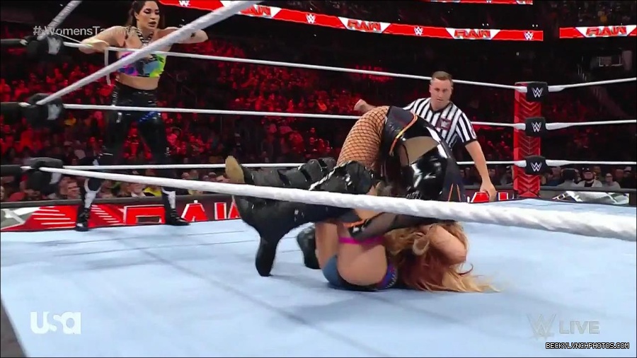 WWE_Monday_Night_Raw_2023_04_10_720p_HDTV_x264-NWCHD_mp4_002194179.jpg