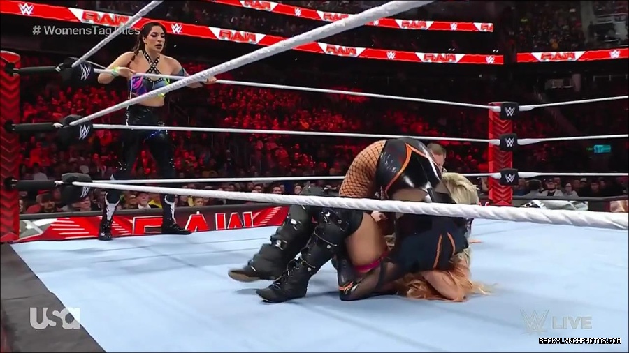 WWE_Monday_Night_Raw_2023_04_10_720p_HDTV_x264-NWCHD_mp4_002194580.jpg