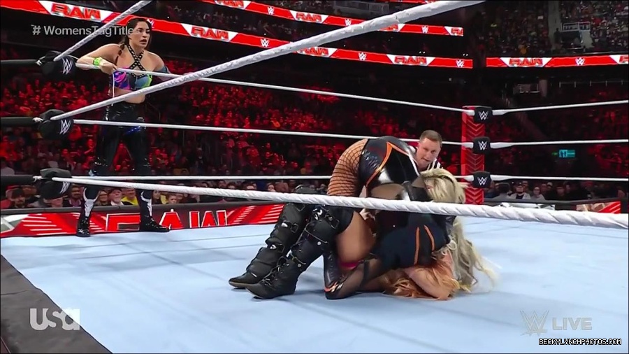 WWE_Monday_Night_Raw_2023_04_10_720p_HDTV_x264-NWCHD_mp4_002194980.jpg