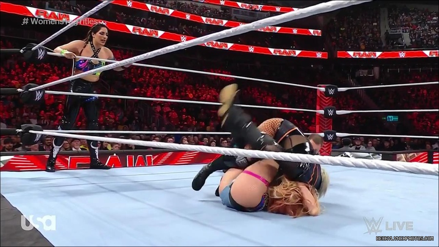 WWE_Monday_Night_Raw_2023_04_10_720p_HDTV_x264-NWCHD_mp4_002195781.jpg