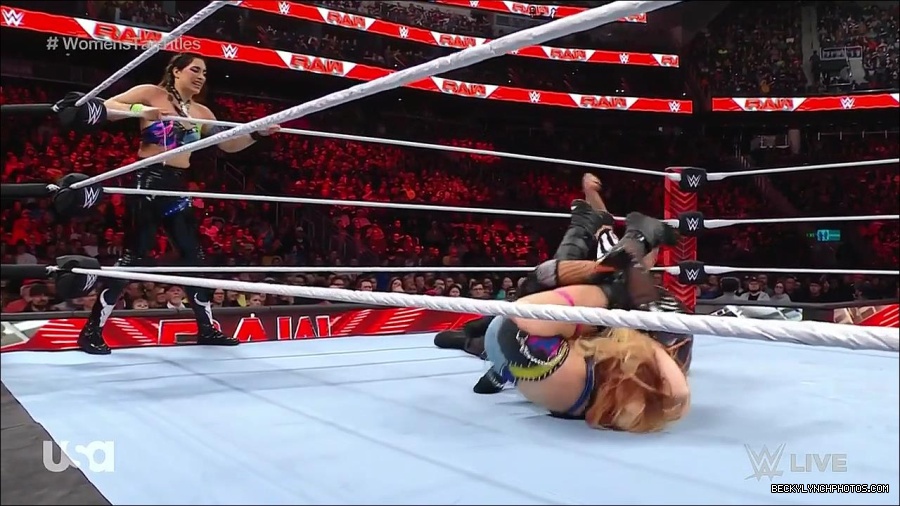 WWE_Monday_Night_Raw_2023_04_10_720p_HDTV_x264-NWCHD_mp4_002196181.jpg